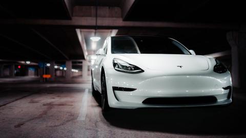 Tesla Tesla