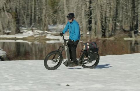 A-Ride, el scooter eléctrico todoterreno sin asiento que sirve para carretera, tierra y nieve A-Ride