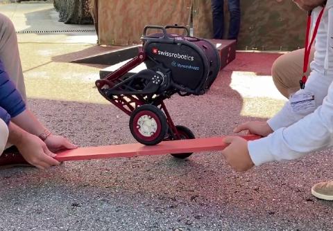 Ascento, el robot de dos patas que salta, sube escaleras y nunca se cae Ascento