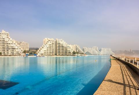 La Piscina Mas Grande Del Mundo Atesora La Colosal Cantidad De 250 Millones De Litros De Agua Life Computerhoy Com