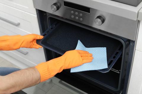 Consejos para limpiar la bandeja del horno de forma efectiva